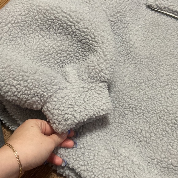 Express Sherpa Pullover - Picture 4 of 4